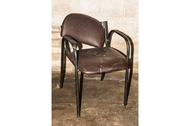 CHAIR S/FRAMED BROWN [LOOSE BACK]