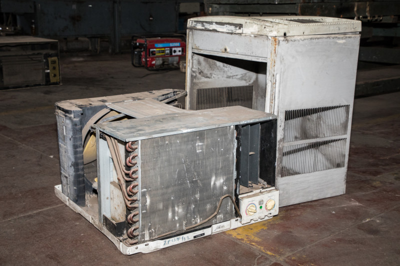 air conditioning unit carrier with housing