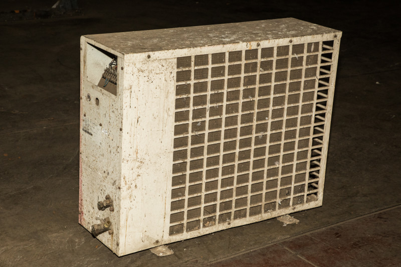 outdoor air conditioning unit cold point [damaged]