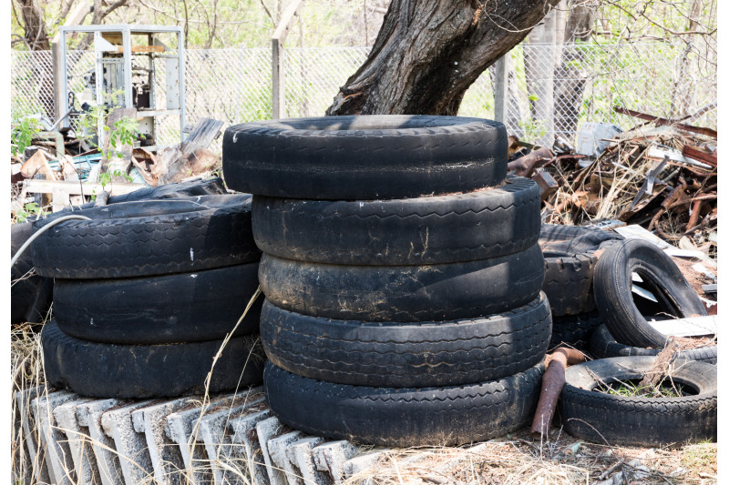 LOT ASSORTED VEHICLE TYRES