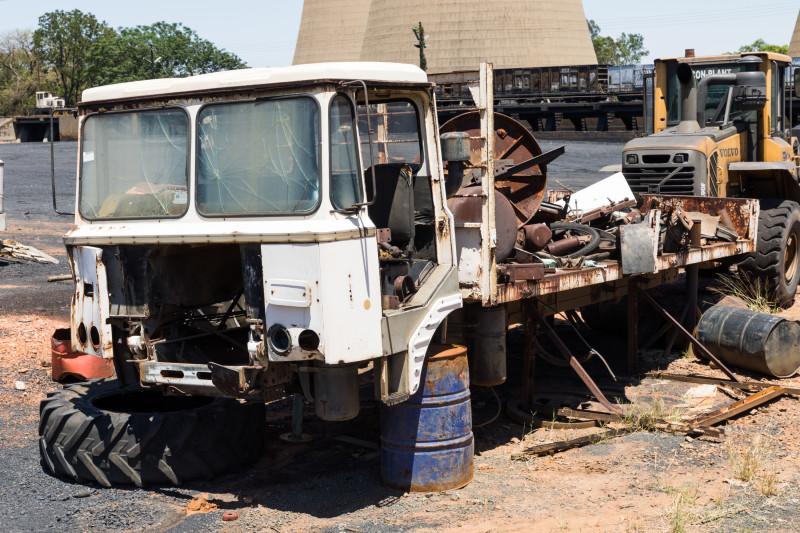 DAF TRUCK WITH SCRAP METAL