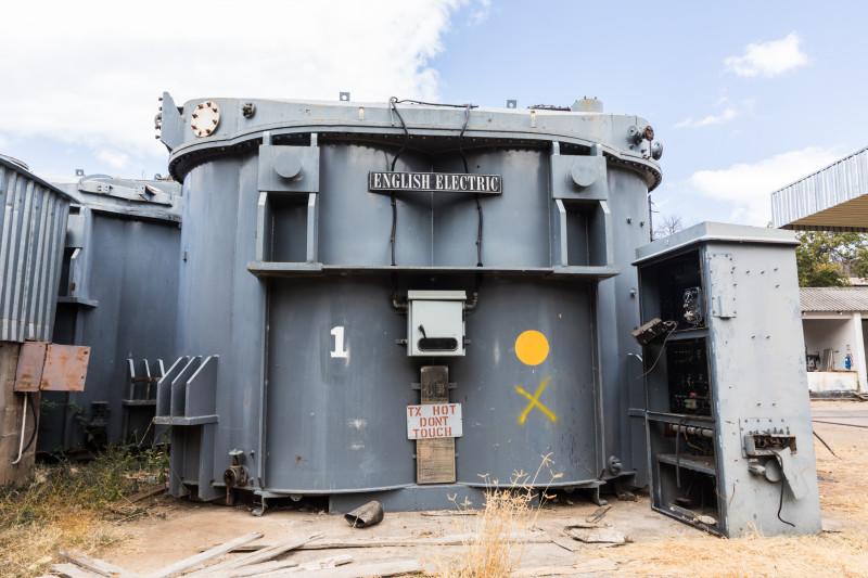 generator transformer 80mva 330000v/18000v english electric co ltd w 4 wheels [loose]