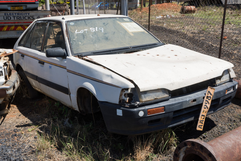 MAZDA 323 REG NO. AAJ 9987 (NON/RUNNER) *NO STARTER *NO COIL *NO HT LEADS